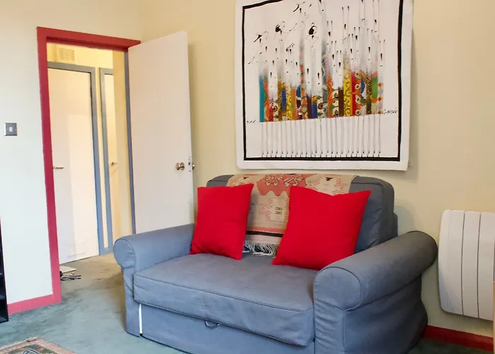 1 Bedroom Apartment In Central Edinburgh
